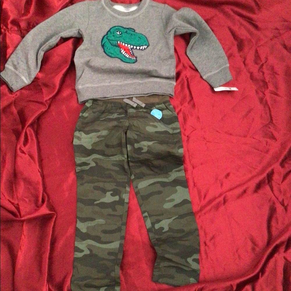 Carters Kids Boys Sz6 Camo Poplin pants/ Sweatshirt..Brought separately. Set$15